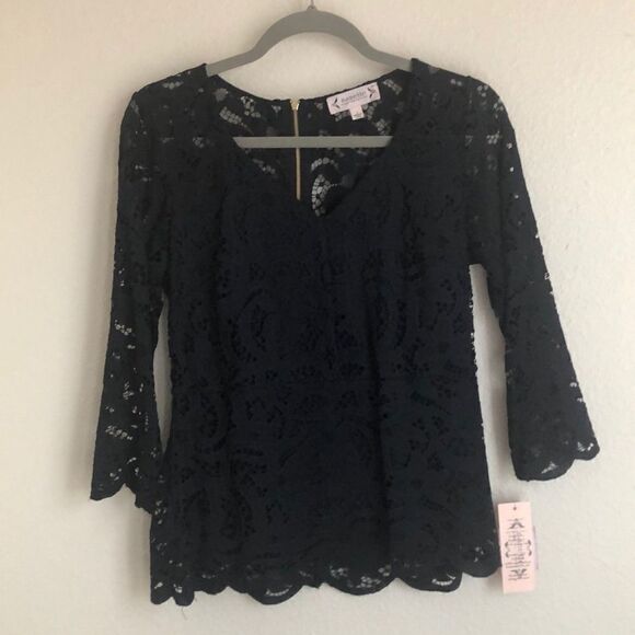 NWT Nanette Lepore Lace V-Neck Scalloped Top - S - Picture 3 of 10